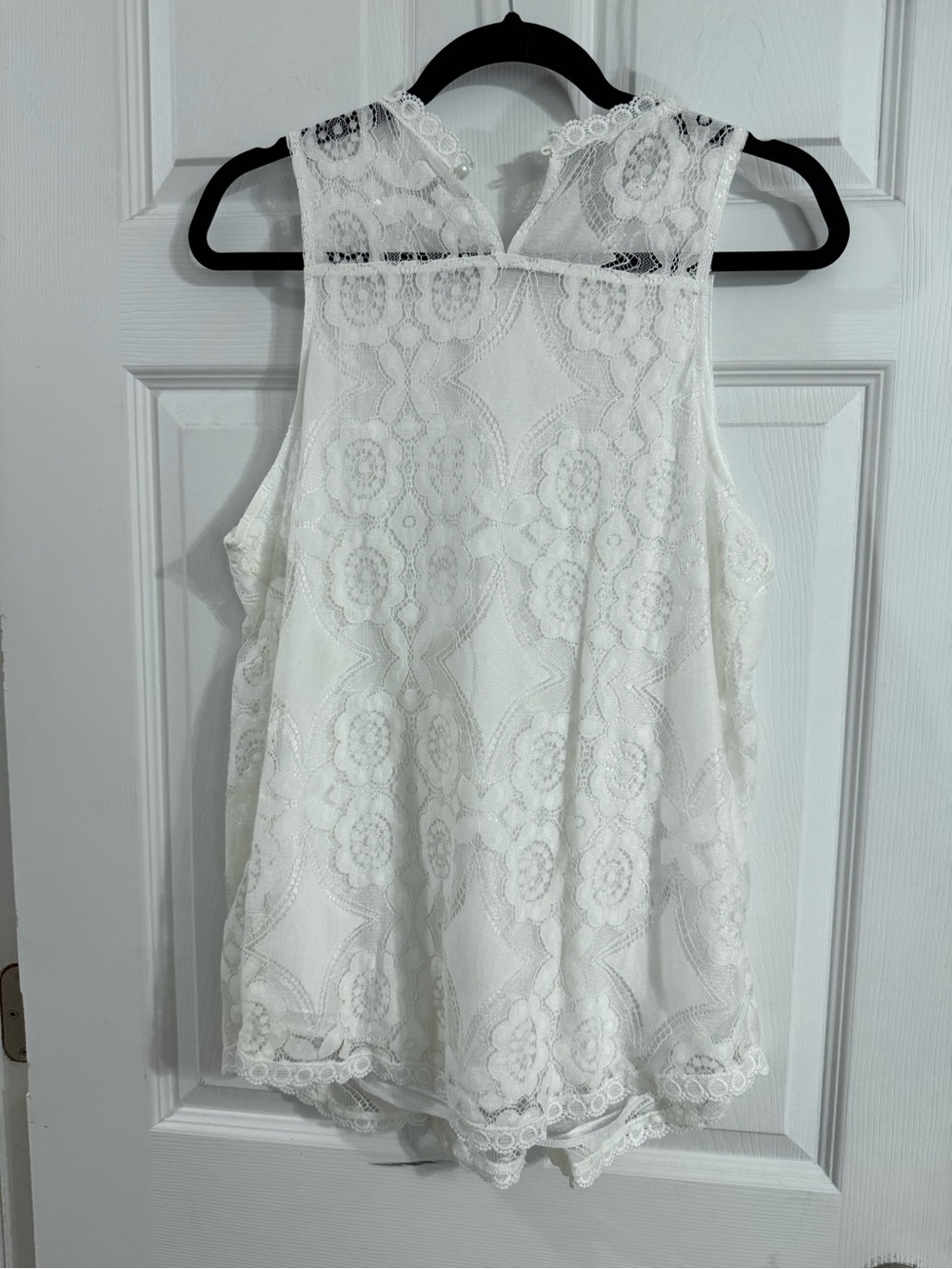Women's White Lace Sleeveless Top
